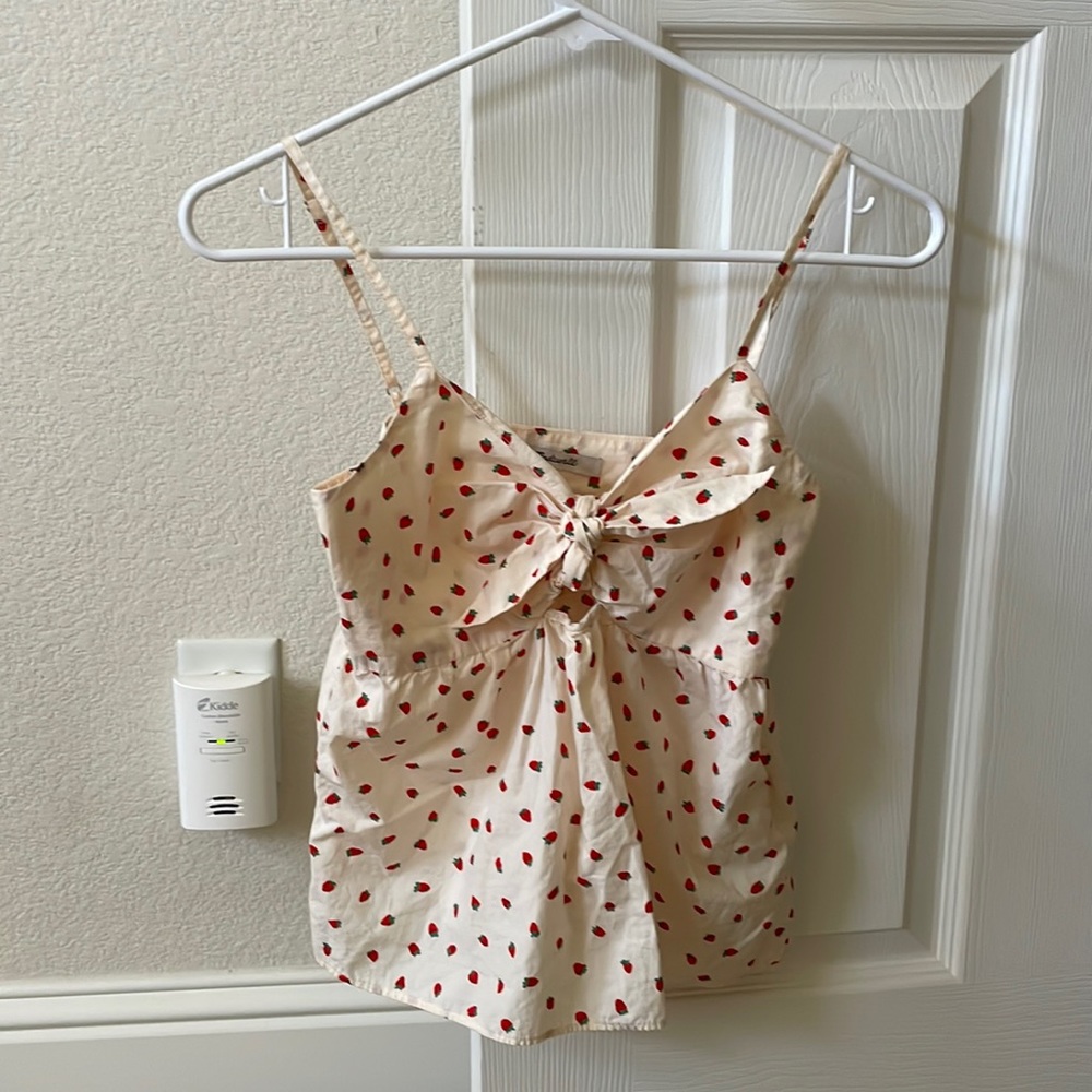 Madewell strawberry keyhole shirt